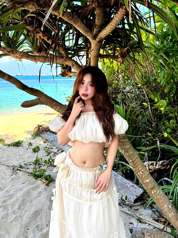 lyhythuedoxinh instagram image archive image