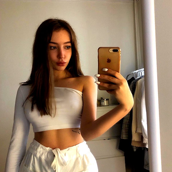veroni22ka instagram image archive image