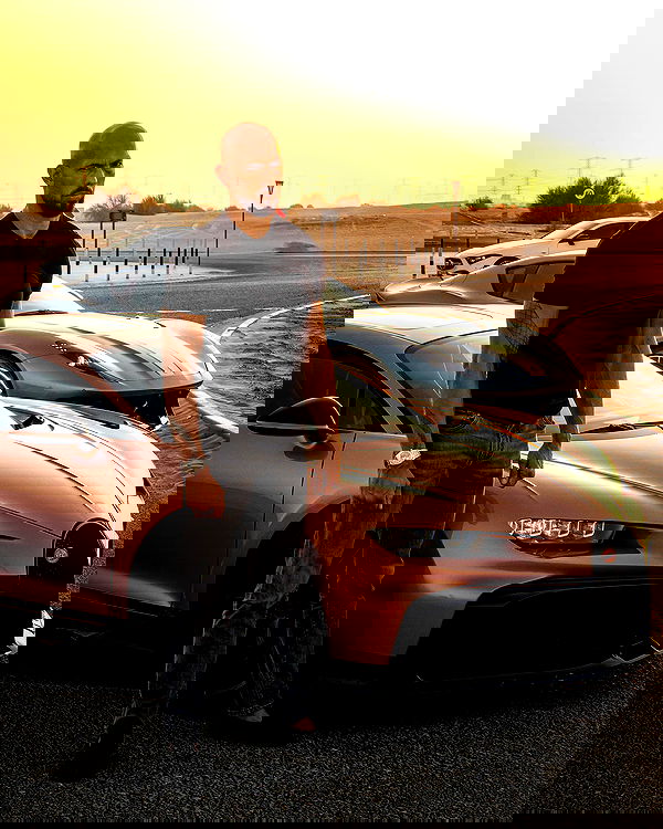 tateauraa tateauraa archive image