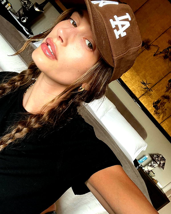 haileybieber instagram image archive image