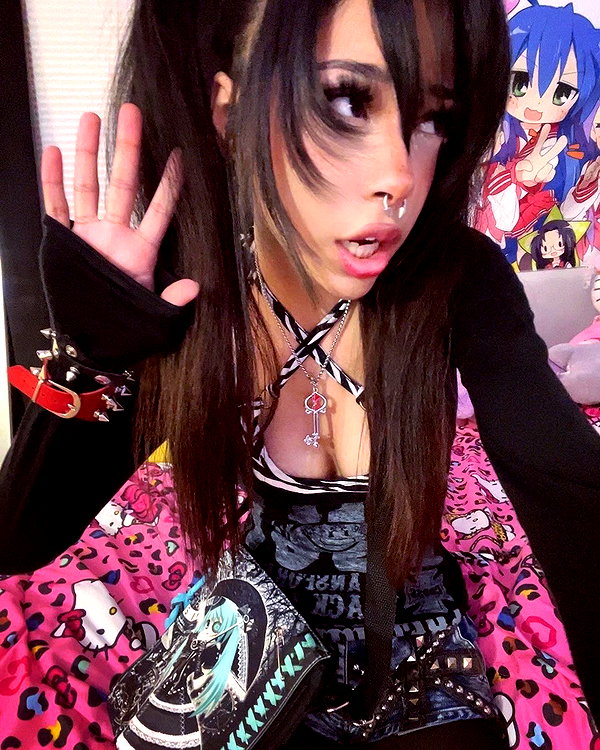 twodollie instagram image archive image