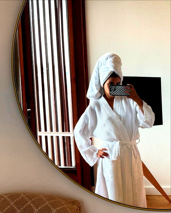 ainaratorneg instagram image archive image