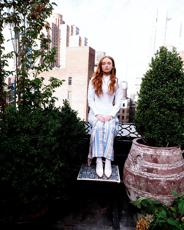 sadiesink_ instagram image archive image