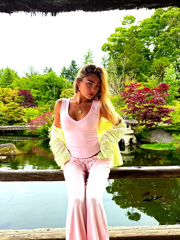 maya.keyy instagram image archive image