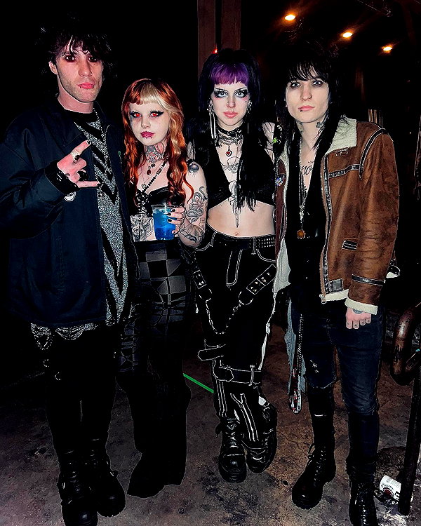 yeahimcaroline instagram image archive image