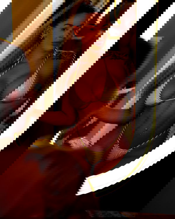 itshayleydavies itshayleydavies archive image