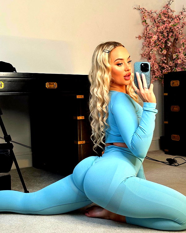 rhiannonbluee instagram image archive image