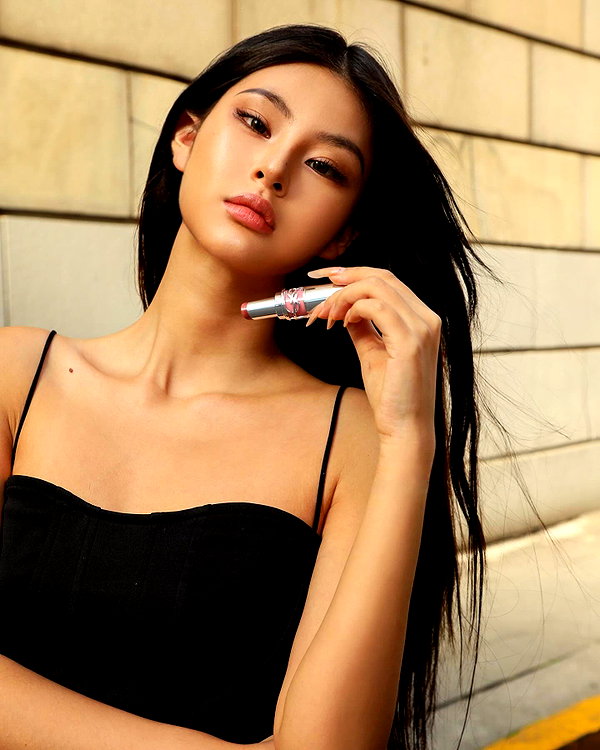 ll.lu1s instagram image archive image