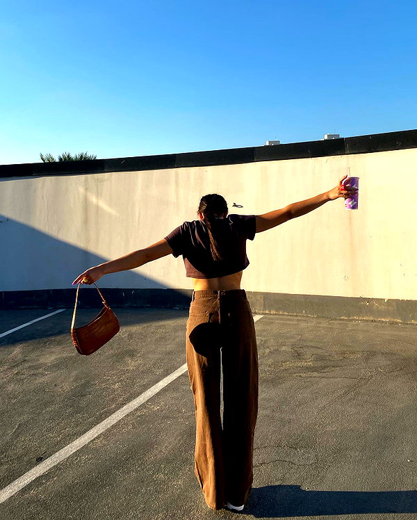 romi_henenson instagram image archive image