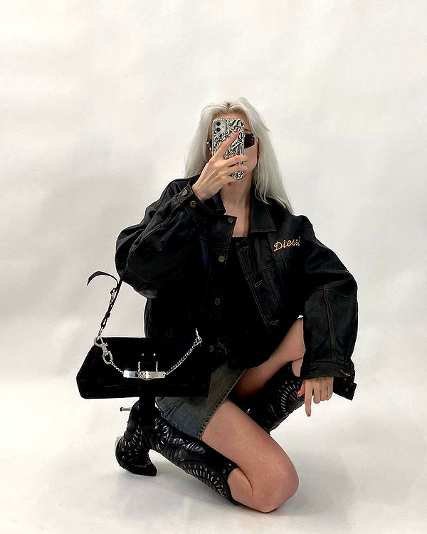 anya4everr instagram image archive image