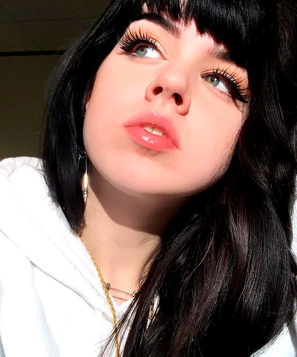 yeahimcaroline instagram image archive image