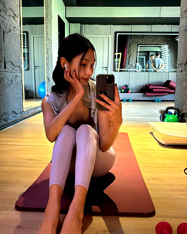 indra0102_ instagram image archive image
