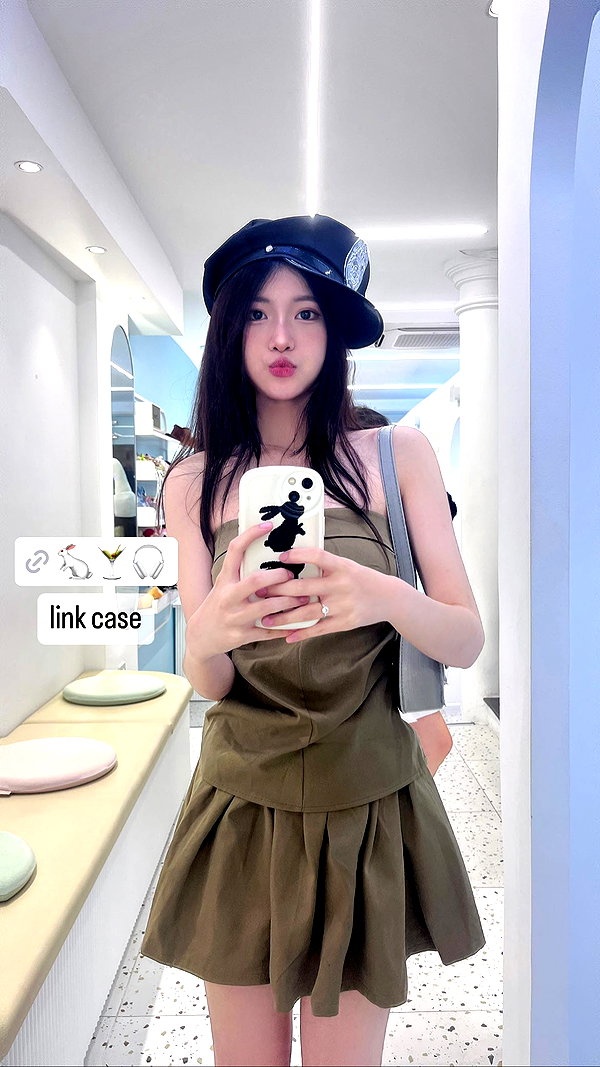Archived image from @nhimowi on Instagram