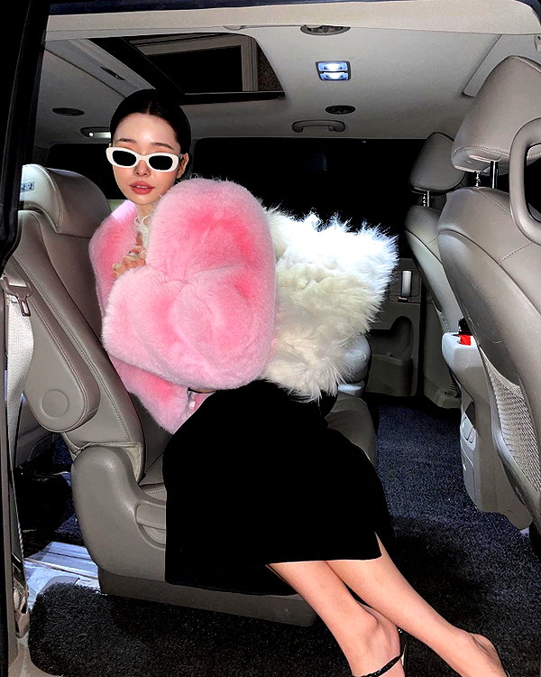 dear.zia instagram image archive image
