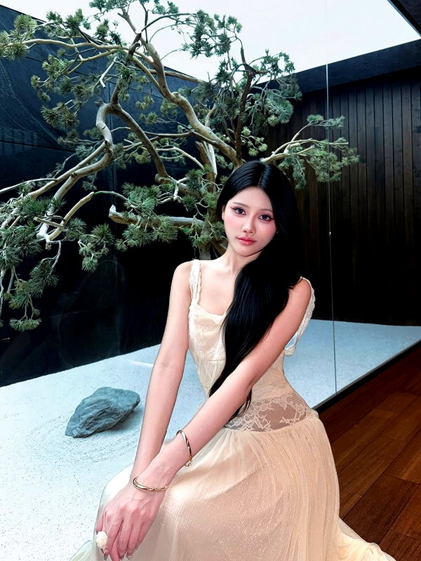 lyhythuedoxinh instagram image archive image