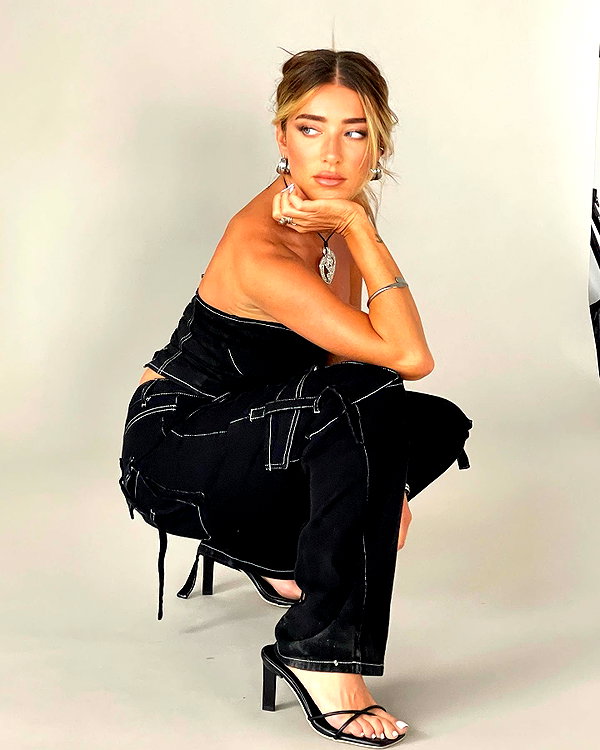 annezivi instagram image archive image