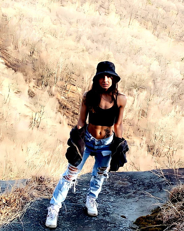daniellebarnaa archive image
