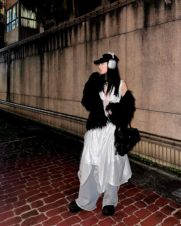 a.tinn___ instagram image archive image