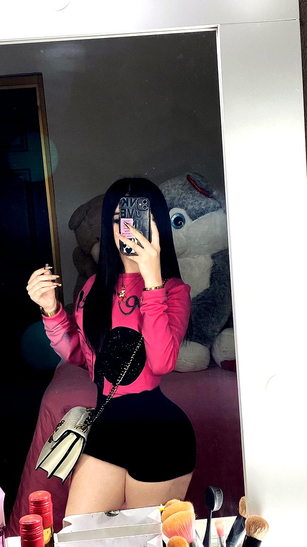 lesliesancheezz instagram image archive image