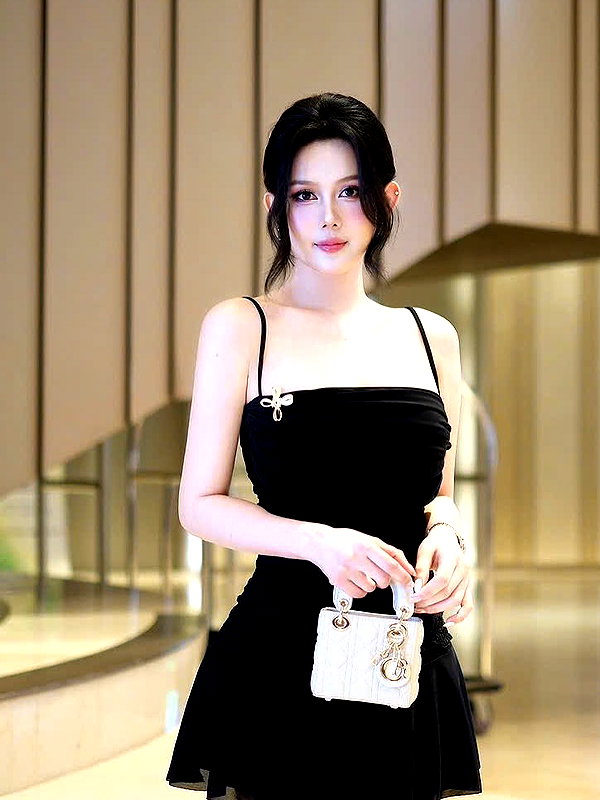 lyhythuedoxinh instagram image archive image
