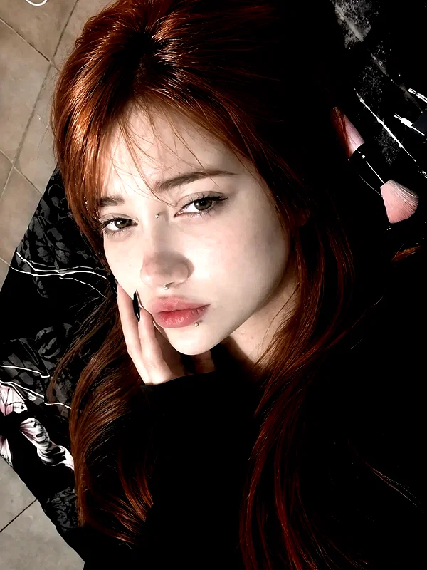 Archived image from @_emi.isk on Instagram