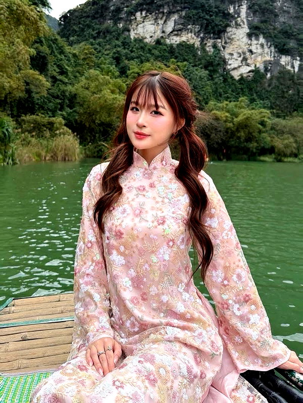 lyhythuedoxinh instagram image archive image