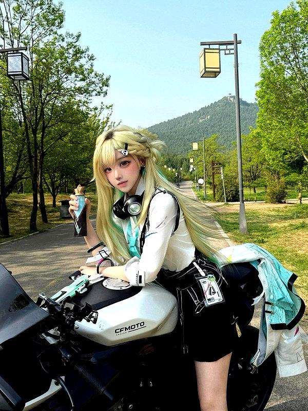 gallery_cosplayer instagram image archive image