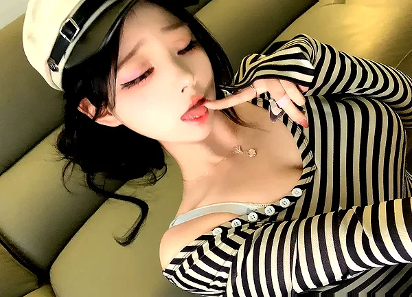 yingyinng_ instagram image archive image