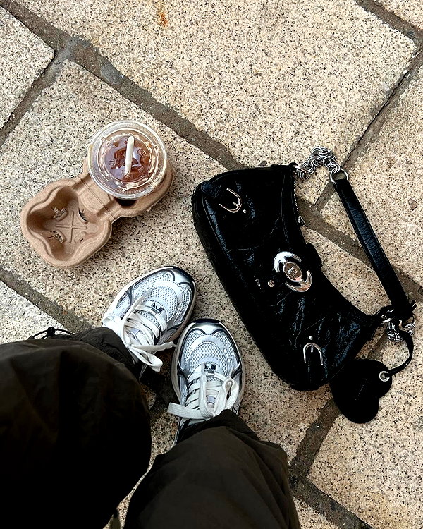 ll.lu1s instagram image archive image