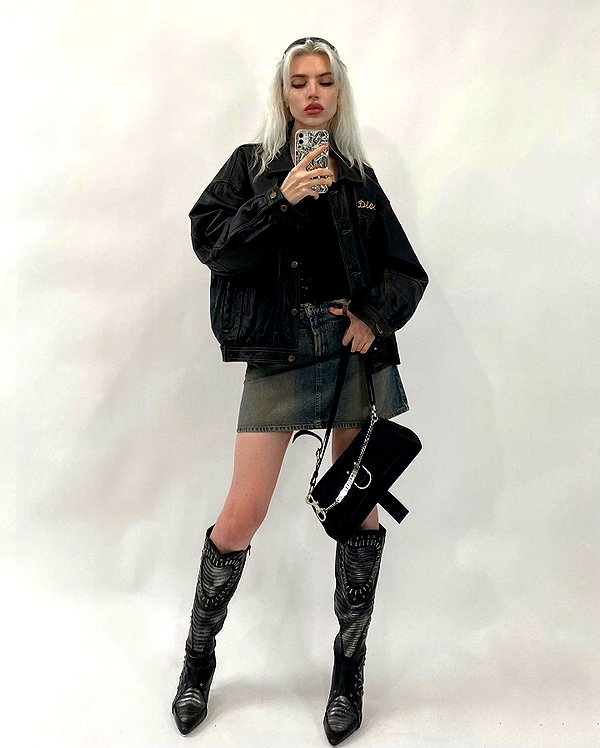 anya4everr instagram image archive image