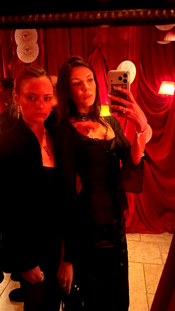 Archived image from @aaaarrrina on Instagram