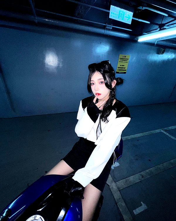 nixqq.425_ instagram image archive image