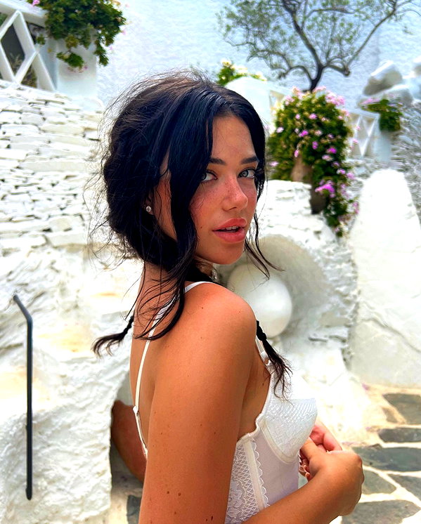 vanessa.rhd instagram image archive image