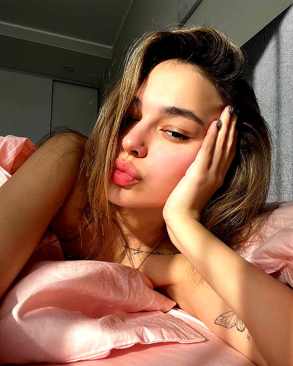 baddiesessence instagram image archive image