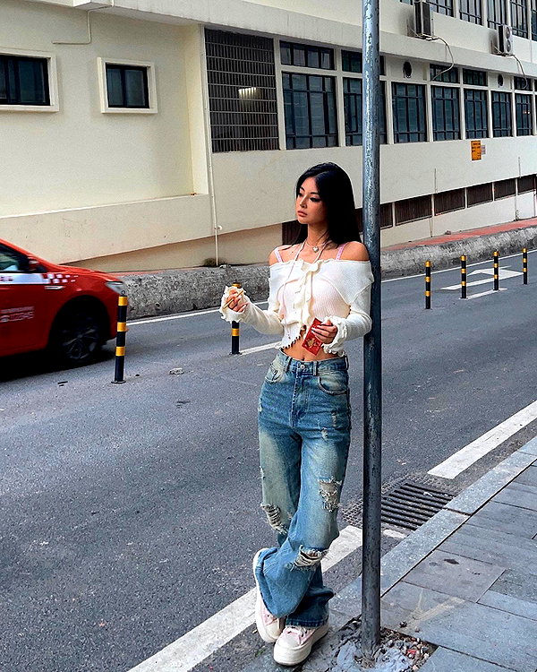 ll.lu1s instagram image archive image