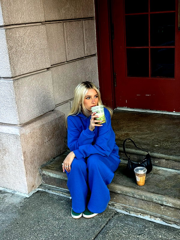 ella_netzer8 instagram image archive image