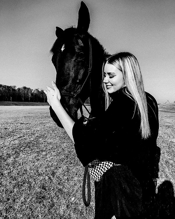 lilih instagram image archive image