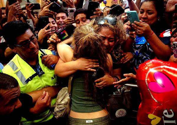 shakira instagram image archive image
