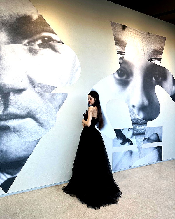 dear.zia instagram image archive image