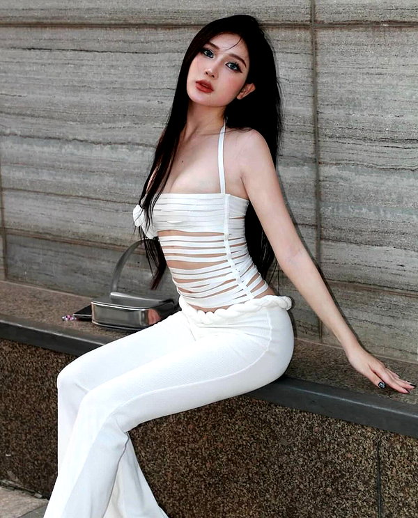 lyhythuedoxinh instagram image archive image