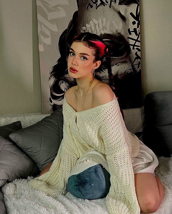 anna.utka22 instagram image archive image