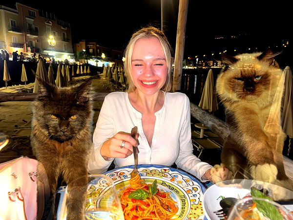 leni.bahr instagram image archive image