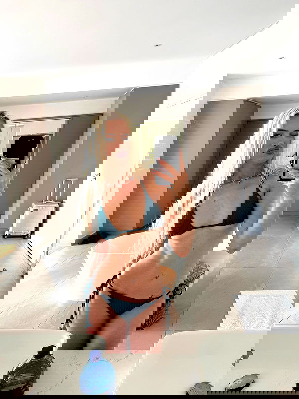 alexandramarianna alexandramarianna archive image