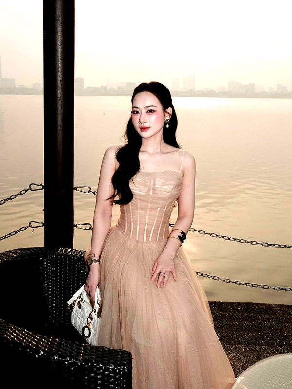 lyhythuedoxinh instagram image archive image