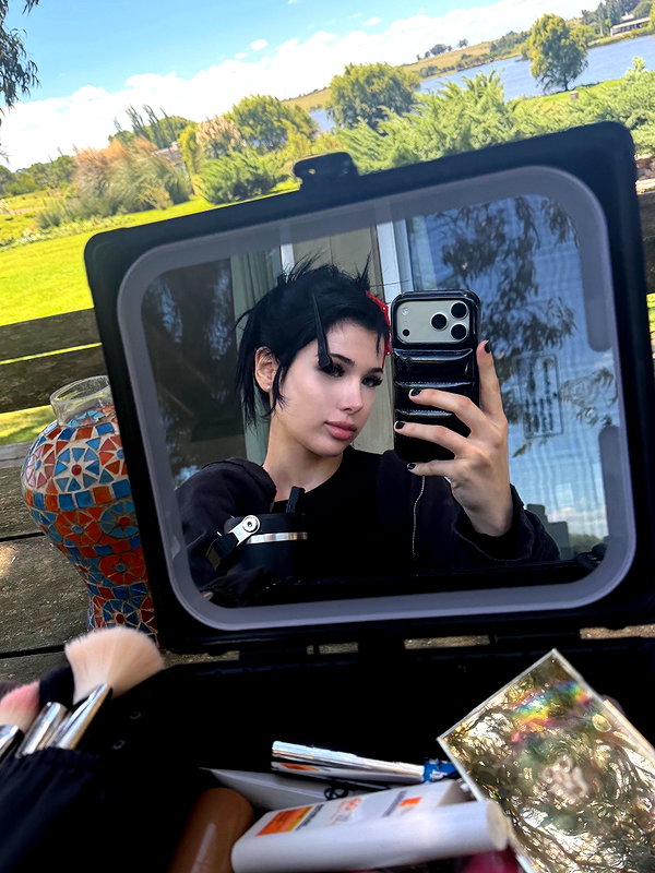 nicoleponyxo instagram image archive image