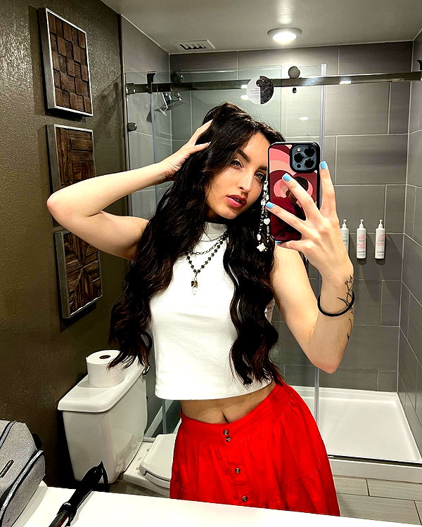 beebeeasmr18 instagram image archive image