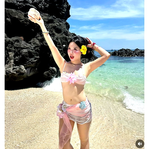 lyhythuedoxinh instagram image archive image