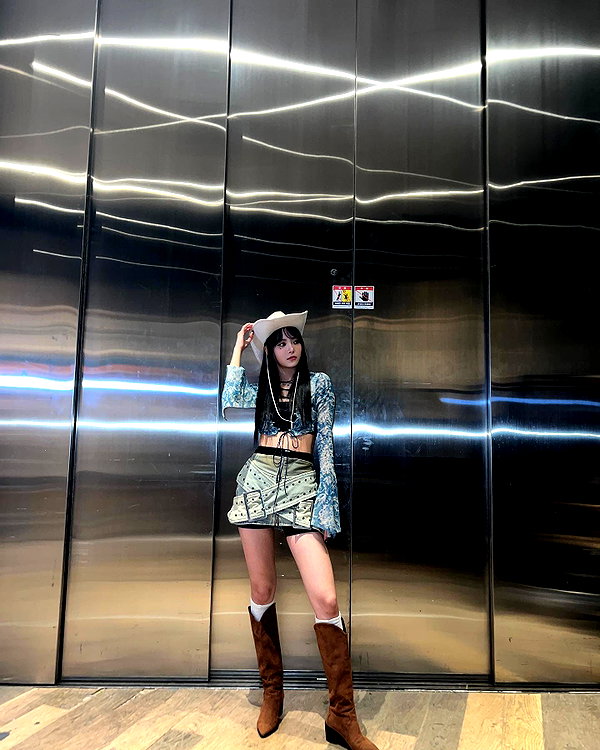 hhh.e_c.v instagram image archive image