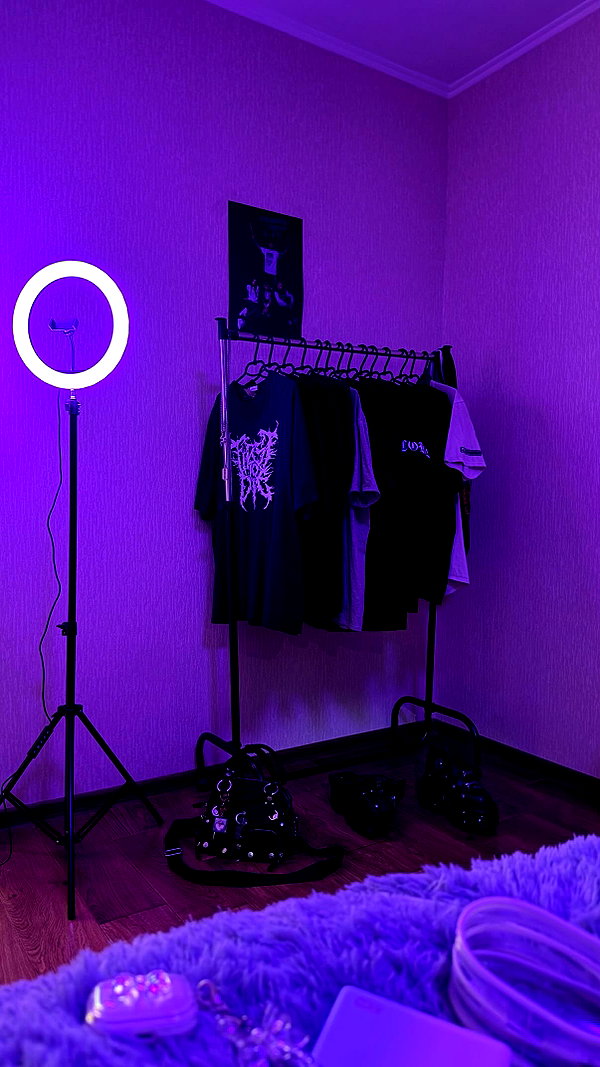 tiny.eviluv instagram image archive image