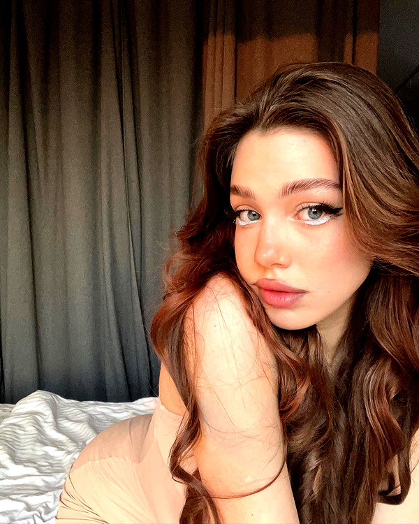 anna.utka22 instagram image archive image